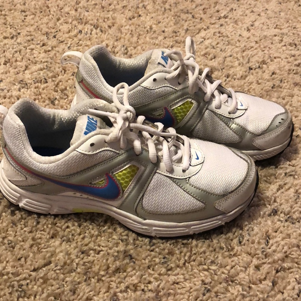 Women’s Nike shoes